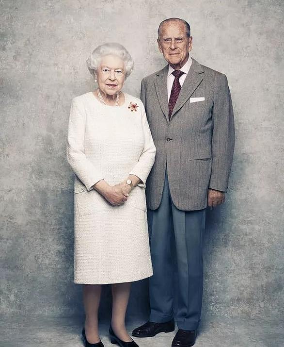 女王婚姻也有很多瑕疵，她到底看上王夫哪点，心甘情愿过了70年