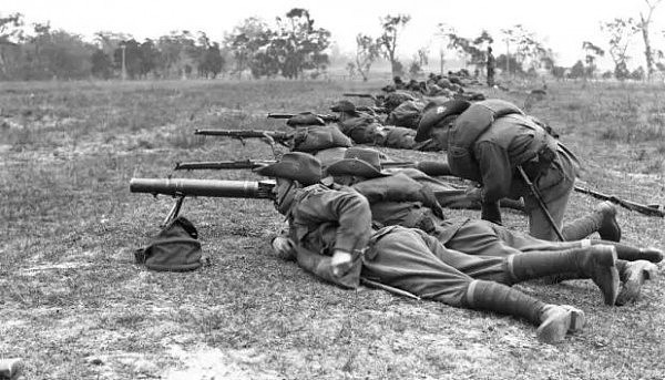 澳洲军队曾和土澳超级大鸟厮杀，然而他们荷枪实弹，死磕了一个月后，恐怖的事情发生了...... - 9