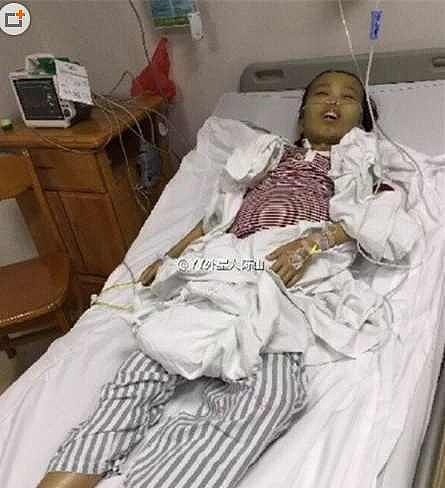 他身高不到一米五 成名时开豪车抱美女 如今生病无人搭理全靠救济（组图） - 7