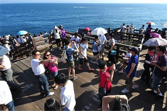 25人中国旅游团突然取消韩国行 韩媒:像被泼冷水