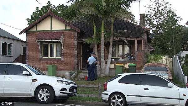 联邦警察突查悉尼9栋民宅连抓4人，澳媒怀疑与昨日拘捕恐袭疑犯相关！（视频） - 3