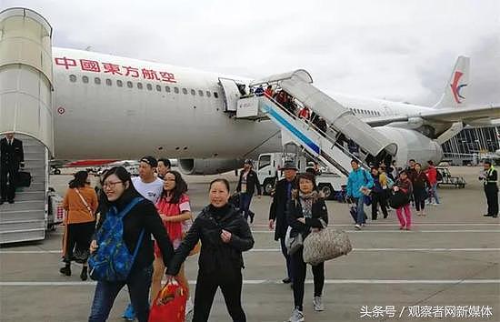 韩国游客被困巴厘岛：中国人都回家了，我们使馆电话打不通