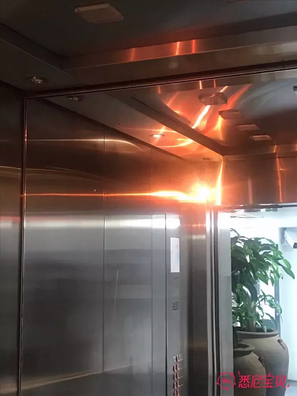 悉尼Hurstville的Westfield电梯出故障！华人自曝被卡在两层楼之间！小伙伴们注意安全！ - 2
