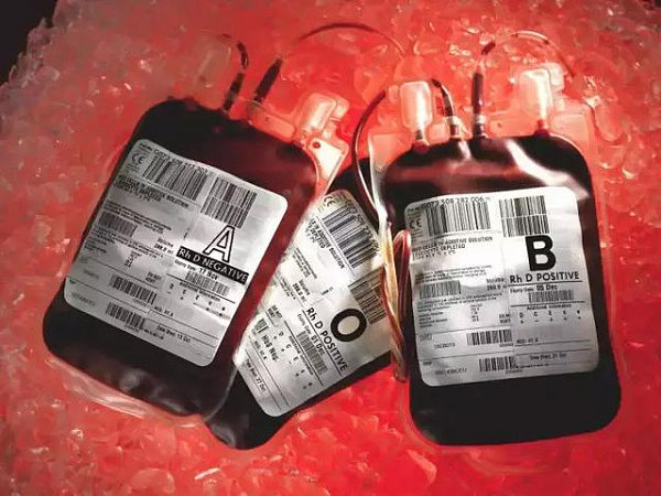 英国献血新规引争议，男同性恋者禁欲3个月就可献血？网友担心……
