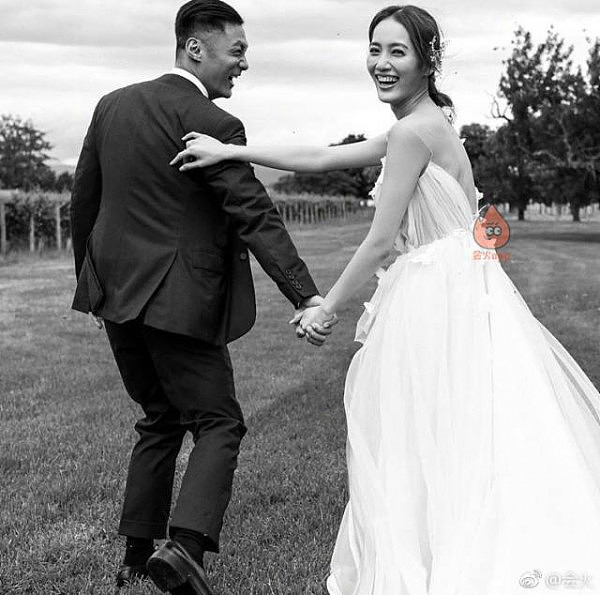 余文乐宣布结婚，和女友王棠云在墨尔本举行婚礼，婚礼誓言感人至深催人泪下 - 2