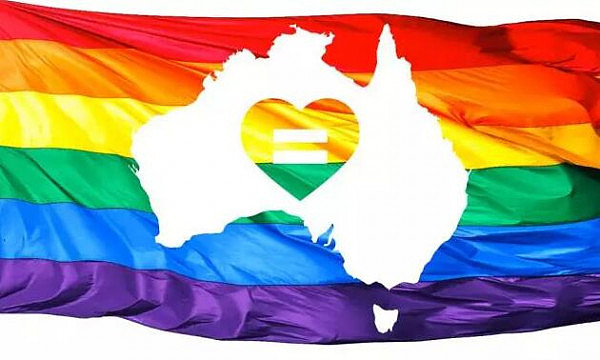 多数票通过！澳洲同性婚姻今天正式合法化！最早1月8日可注册结婚！这是澳洲历史性一刻！现场人们相拥欢呼到炸裂！ - 2
