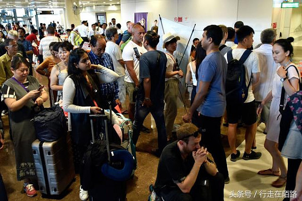 巴厘岛：中国游客占总数1/4，忽视18次警告导致损失惨重