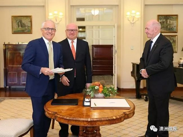 “他说Yes！”昨天，澳洲同性婚姻法案全面通过，澳大使当场向男友求婚！ - 3