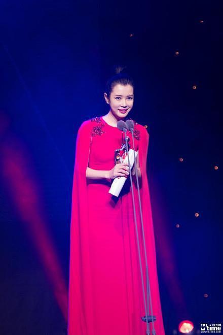 吴京中英电影节拿奖打脸金马，当众宣布《战狼3》女主非她莫属！