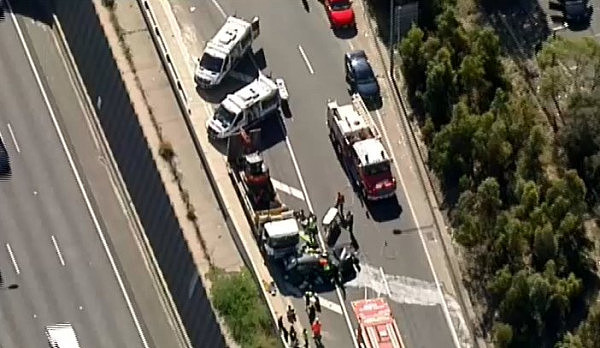 11车相撞，12人受伤一人生命垂危！墨尔本发生超大型车祸，Sydney Road全线关闭！ - 4