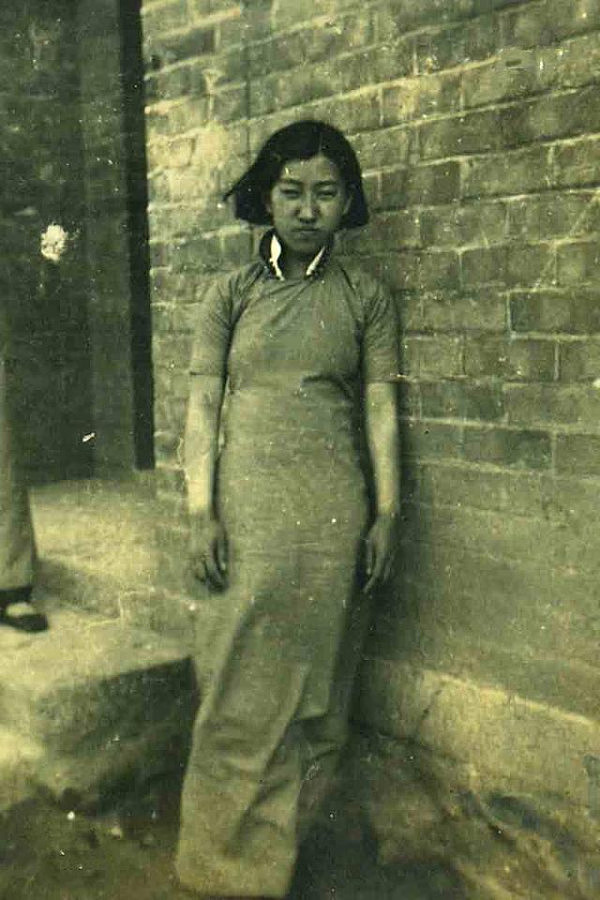 日军随军记者拍摄：惨遭日军掠夺到军营的中国女孩 面容充满恐慌 - 3