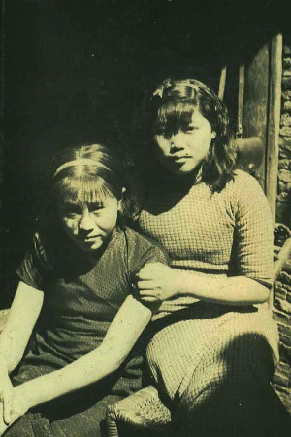 日军随军记者拍摄：惨遭日军掠夺到军营的中国女孩 面容充满恐慌 - 8