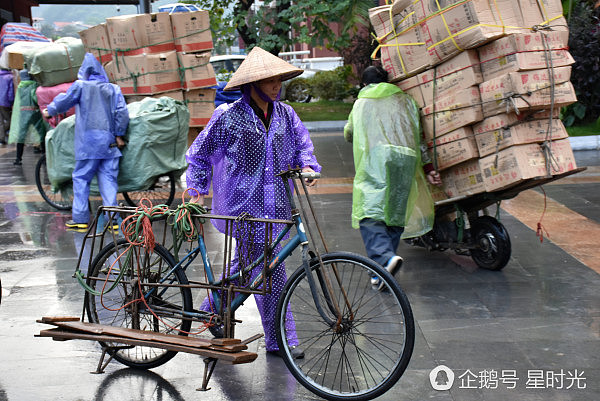 越南人来华猛扫国货 自行车能驮3000斤货（组图） - 3
