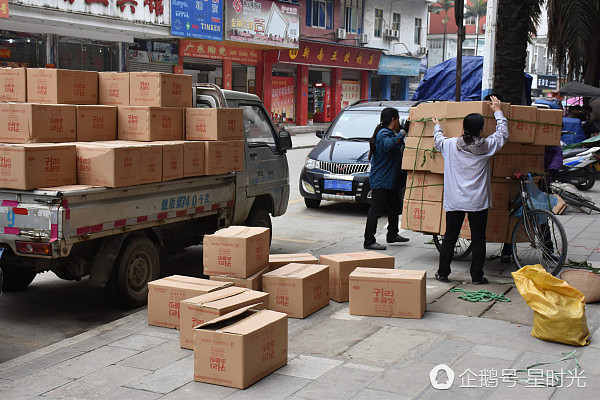 越南人来华猛扫国货 自行车能驮3000斤货（组图） - 4