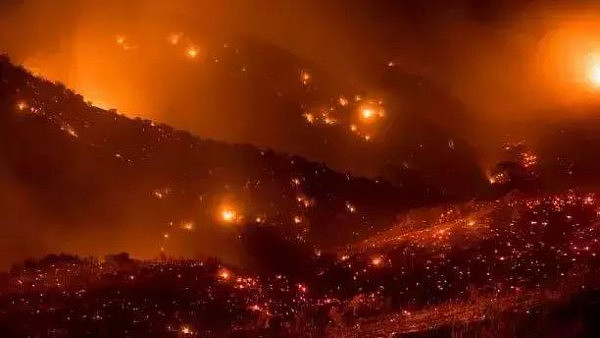 加州末日火灾已扩散4800倍，逼近优胜美地，恐怕不是天灾是人祸