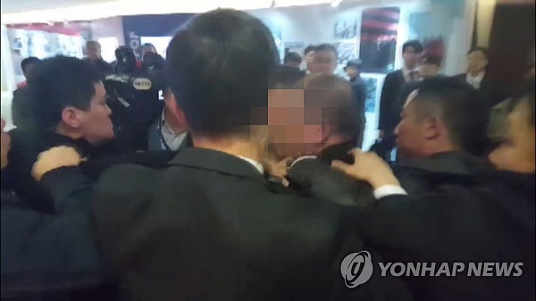韩国总统随团记者被中国保安暴打 中方回应（图） - 3