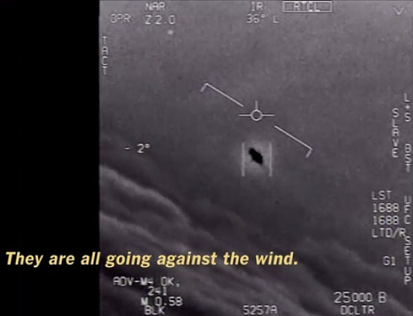 2美国飞行员太平洋上遇UFO 拍下这场面...（图/视频） - 2
