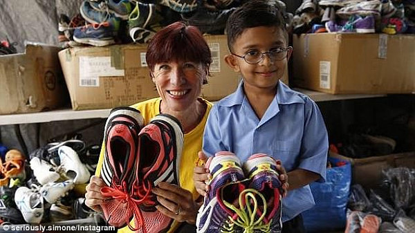 475E25A500000578-5185001-More_than_100_pairs_of_shoes_will_be_donated_to_homeless_people_-a-36_1513380267040.jpg,0