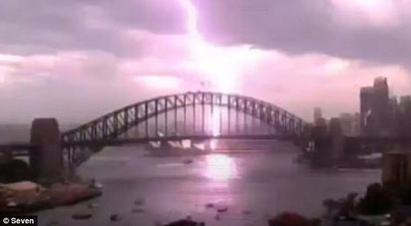 闪电风暴袭击悉尼，温度速降10度！震撼场景犹如好莱坞大片！（组图） - 5