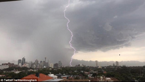 闪电风暴袭击悉尼，温度速降10度！震撼场景犹如好莱坞大片！（组图） - 6