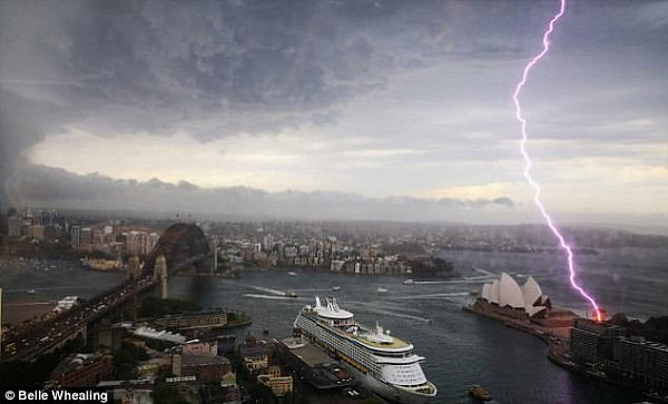 闪电风暴袭击悉尼，温度速降10度！震撼场景犹如好莱坞大片！（组图） - 4