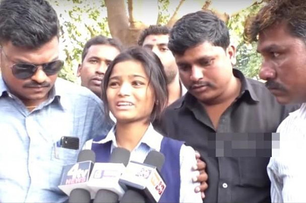 残忍！印度6男子奸杀14岁少女 民众警局前围殴部分疑犯