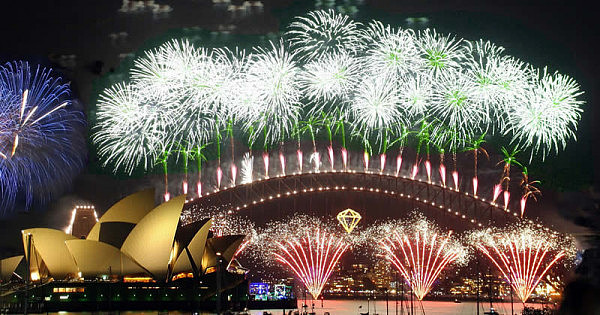 Sydney-Fireworks-New-Year-Harbour-Bridge-Australia.jpg,0