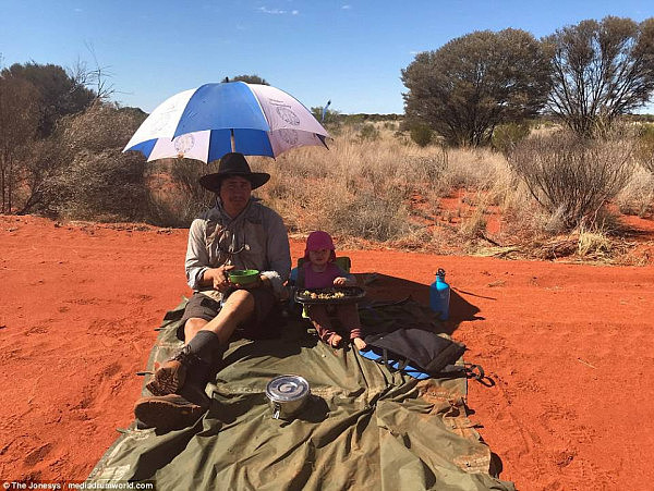 这对澳洲父母带着1岁的娃，徒步102天，跨越1800公里澳洲内陆，只为了…… - 8