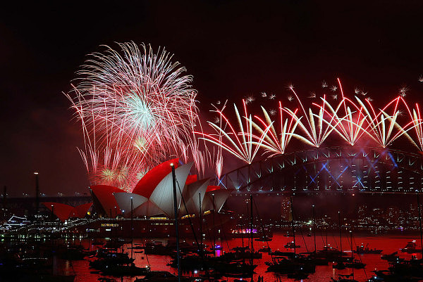 超10万种造型、彩虹烟花瀑布，男神休·杰克曼亲自参与设计，2018年悉尼跨年烟火最全指南，看这一篇就够了！ - 1