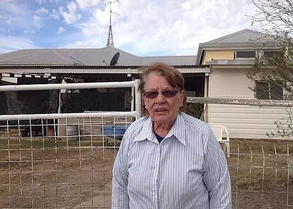 澳洲一78岁老太被亲生儿子赶出价值三百万澳币豪宅，当她打算带走宠物袋鼠时，袋鼠也暴毙身亡！ - 14