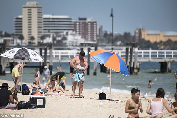 The extreme heatwave blasting most of the east coast would have left Bunnings sausage sizzle fans disappointed (stock image)