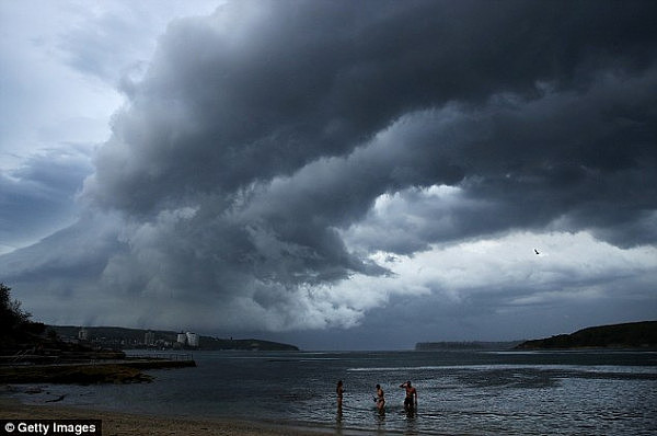 24小时内连遭两次“超强雷暴”袭击！悉尼城区宛如“末日”降临（视频/组图） - 5