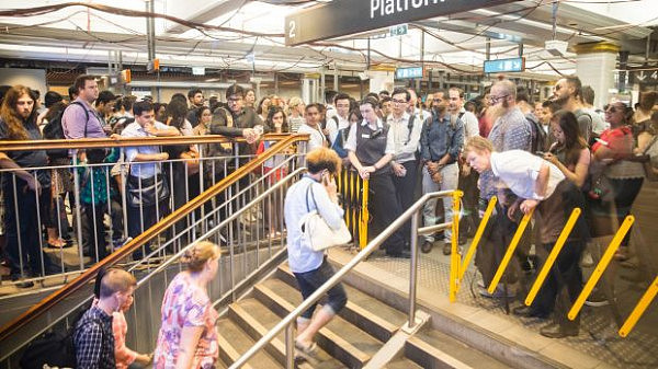今天，悉尼火车没有“意外”，再次进一步延误！多条线路8点后才运行，上班又迟到！ - 2