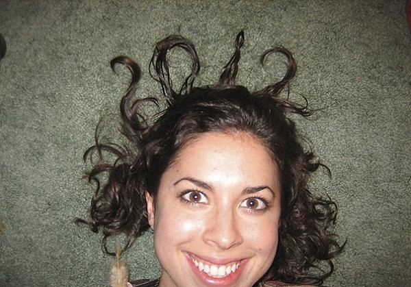 美国一女子连续十年用头发摆成数字迎新年 不老容貌引关注（组图） - 5