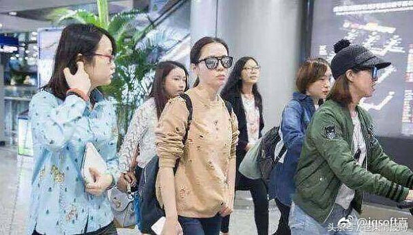 张靓颖遇虚伪小人婚后毁终生，早知今日就不该不听自己妈妈的话