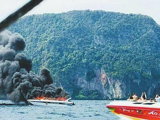 泰国皮皮岛快艇爆炸目击者：当时浓烟冲天 没想到是爆炸
