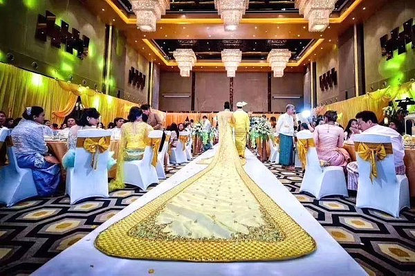 缅甸土豪嫁女震惊全国 新娘全身翡翠价值5亿（组图） - 8