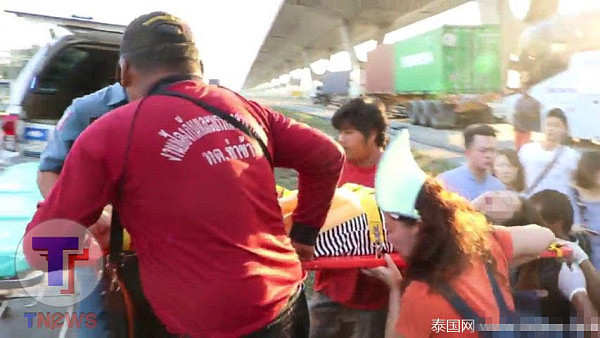 17名中国游客在泰国出车祸 司机趁乱逃走（图） - 6