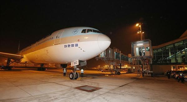 韩国仁川机场新航站楼运营首日出大事：飞机走了没装行李