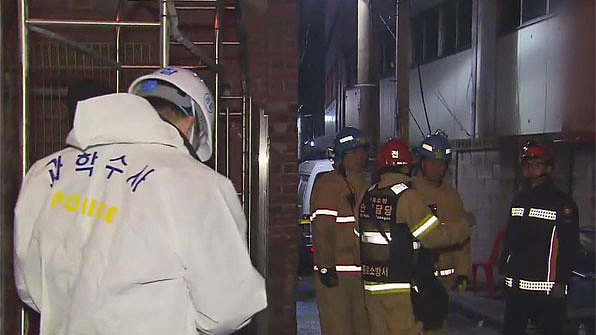 韩国首尔一男子凌晨放火烧旅馆，已致6死5伤 - 3