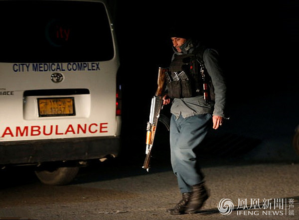 阿富汗首都酒店遇袭 4枪手屠宾客 火光照亮夜空(组图) - 9