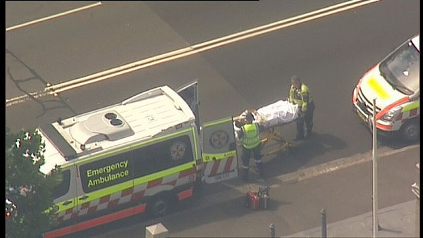 更新！目击者：“整个车厢都是血！”悉尼今晨火车失事！猛撞缓冲器致脱轨！至少16名乘客受伤（视频） - 26
