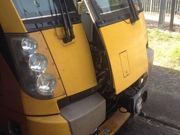 更新！目击者：“整个车厢都是血！”悉尼今晨火车失事！猛撞缓冲器致脱轨！至少16名乘客受伤（视频） - 15