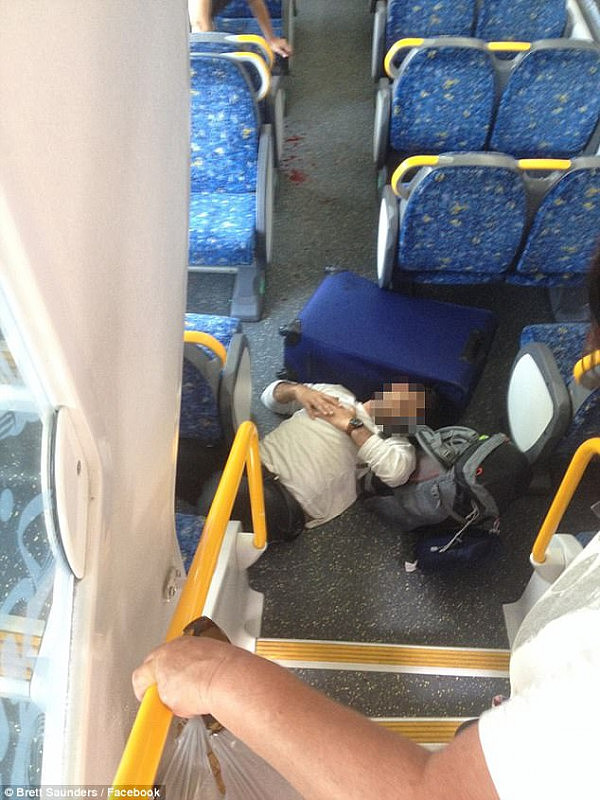 更新！目击者：“整个车厢都是血！”悉尼今晨火车失事！猛撞缓冲器致脱轨！至少16名乘客受伤（视频） - 11