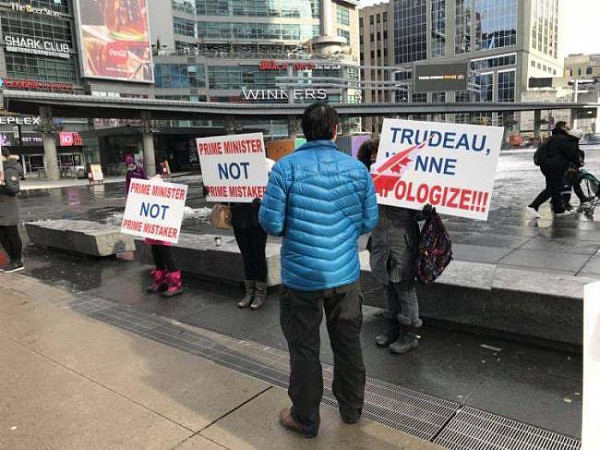 加拿大华人游行抗议，要求特鲁多就“穆斯林女孩被剪头巾”事件致歉(组图) - 3