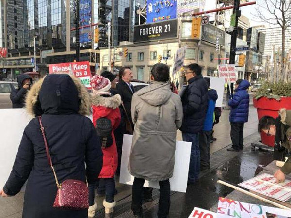 加拿大华人游行抗议，要求特鲁多就“穆斯林女孩被剪头巾”事件致歉(组图) - 6