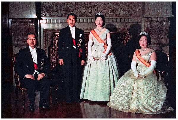 出身平民嫁入豪门的日本皇后，曾坦言天皇只要她子宫… - 13