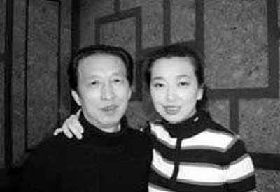 结婚8年又离婚，欲嫁小9岁靳东却遭女儿反对，再婚幸福50岁超美！ - 2