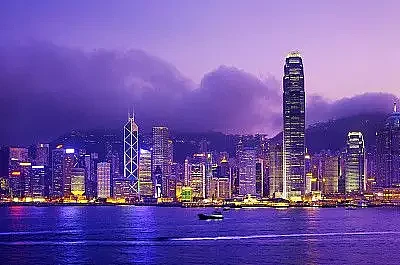全球房价最难负担城市：香港连续八年位居第一，不吃不喝近20年才能买得起房 - 1