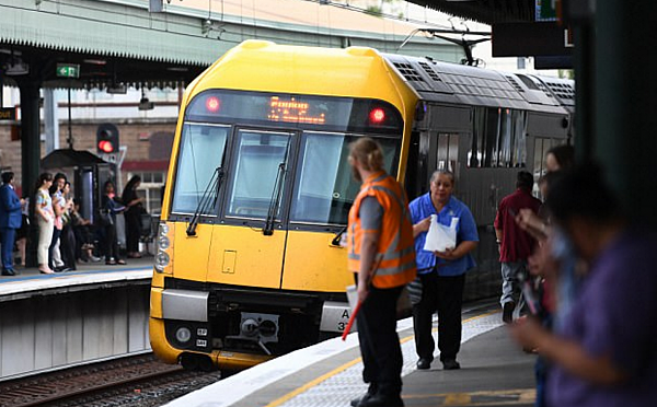年薪$10万还嫌少！悉尼火车司机不满6位数薪资，罢工合理性遭质疑！ - 1